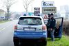 Politiet kontrollerer vejen ind til Codogno den 23. februar. Det er angiveligt fra denne by, at den smitsomme coronavirus har spredt sig. Foto: Miguel Medina/AFP