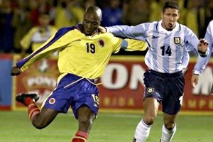 En bilulykke i byen Cali har sendt den tidligere Real Madrid-spiller Freddy Rincon i kritisk tilstand.