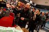 Charlie Hebdo udkom onsdag i rekordoplag, som blev revet væk. Reaktionerne på ugens udgave spænder fra raseri til forståelse.