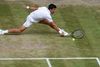 Djokovic måtte grave dybt for at være med i finalen. Federer var klart bedst i andet og fjerde sæt, men også i første og tredje sæt var Federer ovenpå, men i begge tilfælde hang Djokovic på og var så bedst i tiebreaken. Foto: WILL OLIVER/ AFP