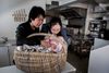 Wang Zhao og hans kone tjener de 375.000 kroner årligt, som kræves for at få arbejdstilladelse i Danmark.