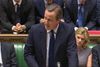 "Det kan være, at det er i mit partis interesse, hvis han sidder som Labours partiformand. Men det er ikke i nationens interesse," siger premierminister David Cameron om Labours leder. Foto: AP