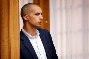 Samtidig med at erhvervslivet skriger på arbejdskraft, viser en aktindsigt, at virksomhederne venter tre-fire måneder på udenlandsk arbejdskraft, selvom et såkaldte servicemål sætter sagsbehandlingstiden til én måned. 