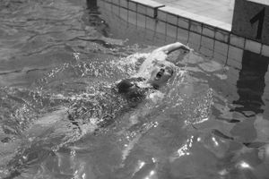 Den tidligere danske svømmer Greta Andersen, som vandt OL-guld i 100 meter fri i 1948, er død. 
