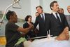 Nicholas Sarkozy og David Cameron blev modtaget af mange libyere som befriere, da de besøgte Libyen i 2011 - her et hospital i Tripoli. Problemet var imidlertid, at der ikke var nogen exitstrategi efter den fransk-britiske bombekrig mod diktatoren Muammar Gaddafi. Arkivfoto: Stefan Rousseau