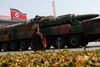 Ved en militærparade i 2012 fremviste Nordkorea blandt andet dette nye missil til omverdenen.