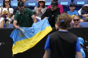 Krigen i Ukraine er også et tema ved Australian Open. Russisk Rune-modstander har givet sin mening til kende.