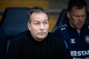 Kasper Hjulmand og fodboldherrerne er endt i et ubehageligt miljø efter de første kvalifikationskampe – men fansene skal undlade at komme med en automatreaktion midt i nedturen, mener Flemming Povlsen.