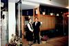 Fra åbningsdagen i 1986. Hana Kyoto betyder Kyotos blomst. På billedet ses Takio Ueda og hans hustru Yoko Ueda.