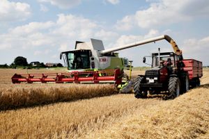 Den globale fødevarekrise får EU-Kommissionen til at udsætte krav om braklægning af store landbrugsarealer. I stedet skal der skrues ekstra op for landbrugsproduktionen.