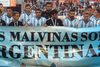 Det argentinske fodboldlandshold viste inden venskabskampen mod Slovenien et banner med teksten "Falklandsøerne er argentinske".