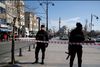 Tyrkiets præsident, Recep Tayyip Erdogan, siger, at angrebet blev udført af en selvmordsbomber med syrisk baggrund. »Vi vil bekæmpe dem alle,« siger den tyrkiske præsident.