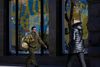 Hverdag i Kiev, der ligesom resten af Ukraine er præget af en så høj grad af korruption, at den kun findes værre i få andre lande. Arkivfoto: Sergei Chuzavkov/AP