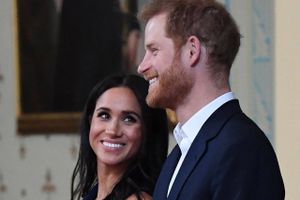 Prins Harry og hertuginde Meghan Markle har fået parrets andet barn. Hertuginden fødte fredag formiddag i USA.