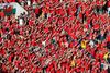 De islandske fans er ikke ene om at have leveret solid opbakning til holdet. Også de walisiske har som her leveret en solid støtte til landsholdet, der fredag møder Belgien i kvartfinalen. Foto: Francois Mori/AP