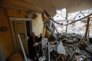 Når genopbygningen af Ukraine bliver mulig, er det vigtigt at koordinere den internationale støtte til Ukraine og bringe danske kompetencer, virksomheder og civilsamfundsorganisationer i spil, mener skribenterne. Arkivfoto: Alexander Ermochenko