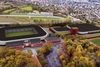 Et bidrag i visionskonkurrencen foreslår en overdækket cykelbane ved siden af Arenaen og et nyt atletikstadion placeret ved siden af. Visualisering: Anonym, offentliggjort af Aarhus Kommune