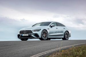 Er den første plug-in-hybrid fra Mercedes-AMG i virkeligheden bilernes svar på Dr. Jekyll og Mr. Hyde? 
Christian Schacht tester den nye GT 63 S E Performance. 