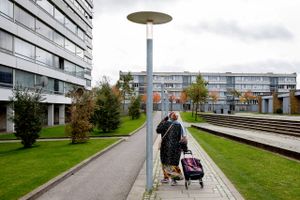 I Odense og Esbjerg er forældre flyttet væk fra udsatte boligområder for at undgå nye ghettoregler. Loven virker, siger politikeren, der indførte den.