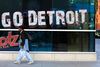Der er nu store og dybe økonomiske problemer i Detroit, som også kæmper med en voldsom kriminalitet.
