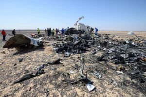 Flymekaniker mistænkes for at have placeret en bombe om bord på et russisk passagerfly.