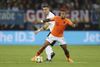 Memphis Depay og resten af de hollandske spillere kan se frem til at spille foran 5000 tilskuere i slutningen af marts. Foto: Firo Sportphoto/ J''rgen Fromme/Ritzau Scanpix