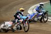 Leon Madsen (inderst) kæmper mod Niels-Kristian Iversen. Ingen af dem fik en god weekend i Wroclaw. Foto: sportxpress/Ritzau Scanpix