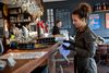 Anna Simo Klein, restaurantchef på Café Evald i Silkeborg, har været hjemsendt i flere uger. Søndag gjorde hun klar til at genåbne caféen. Foto: Mikkel Berg Pedersen