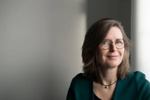Nina Christensen, Danmarks nye professor i børnelitteratur, hiver tre forfatterskaber frem, når hun selv skal læse højt – og så advarer hun venligt, men bestemt kendisser mod at tro, at det er nemt at skrive til børn.