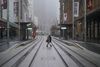 Fodgængere er et sjældent syn i millionbyen Sydney lige nu. Foto: Loren Elliott/Reuters