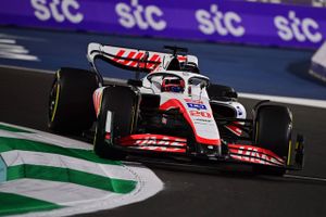Flere ting peger i retning af endnu en succesfuld weekend for Haas og Kevin Magnussen, når de skal forsøge at hive point med hjem fra Formel 1-grandprixet i Saudi-Arabien. Danskeren kender dog ikke banen.