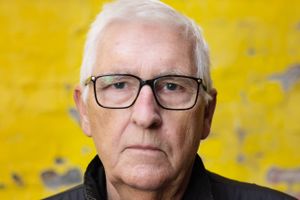 Frank Jensen var i mange år ansat i Politiets Efterretningstjeneste, herunder som operativ chef. Nu retter han en skarp kritik mod sin tidligere arbejdsplads, regeringen og statsadministrationen.