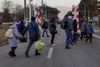Ukrainere flygter ind over grænsen til Rumænien. Foto: Casian Mitu/Reuters