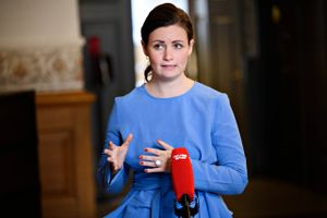 Både rød og blå blok er utilfreds med regeringens indsats på klimaområdet efter kritik fra rådgivende organ.