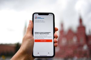 Den russiske opposition havde planlagt at organisere sin stemmestrategi gennem en app. Den er nu fjernet.