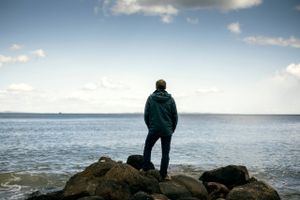 Keld Conradsen har skrevet en videnskabsroman om akademiske skandaler og familietragedier på tværs af generationer. Idéen til romanen fik han fra en helt særlig teori.