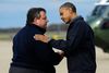 Chris Christie (tv) under et møde med den tidligere amerikanske præsident, Barack Obama. Arkivfoto.
