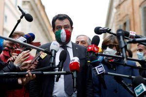Hvad har fået det højrepopulistiske parti Lega til at stille sig bag en pro-europæisk regering i Italien?
