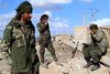 Krigere fra de syriske SDF-styrker ved fronten tæt på landsbyen Baghuz. Lørdag indledte de, hvad de kalder det sidste slag imod Islamisk Stats sidste bastion. Foto: Delil Souleiman/AFP
