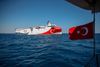 Det tyrkiske forskningsskib "Oruc Reis" har i to uger befundet sig i græsk farvand på jagt efter gasfelter. Det er beskyttet af krigsskibe. Arkivfoto: Orhan Cicek/AP
