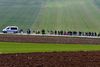 Asylsøgere ledsages af tysk politi efter at have passeret grænsen fra Østrig. Foto: Michael Dalder/Reuters