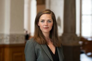 Først gik formanden, så gik toeren. Og nu er spørgsmålet, om favoritten skal være ny formand, eller om der kan findes en kreativ model.