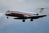 En MD-80 fra American Airlines under landingen. Arkivfoto.