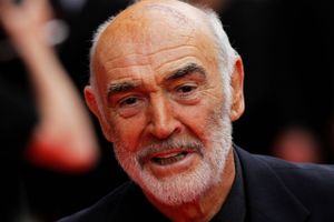 Når det lykkedes Sean Connery efter seks film at få sig en flot og substantiel skuespillerkarriere efter Bond, hænger det sammen med, at han var en virkelig god og alsidig skuespiller. 