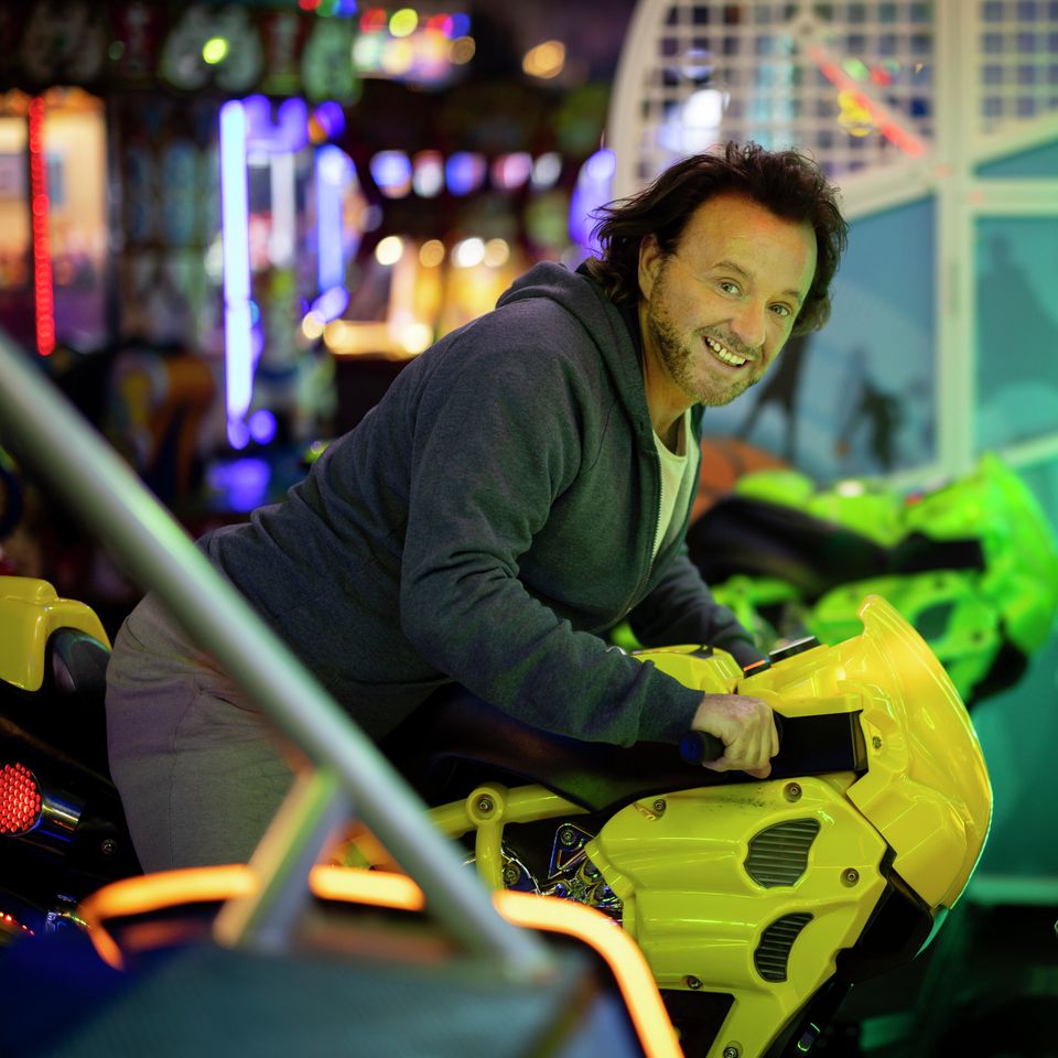 Hvad sker der for Dennis Knudsen?