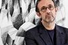 Den sicilianske designer Mario Trimarchi tager aldrig udgangspunkt i funktion. Det kommer senere, som han siger. For ham skal design vække nysgerrighed og få en til at stille spørgsmål.