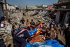 Den 17. marts foretog amerikanske fly et luftangreb mod beboelsesejendomme i Mosul, hvor op mod 100 personer blev dræbt. Det skete efter anvisning fra irakiske tropper, og sagen er ved at bliver undersøgt. Foto: Marcus Yam / Los Angeles Times/ Polaris