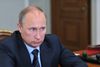 Vladimir Putin og Rusland isloeres mere og mere af USA og EU, som nu blokerer for Ruslands største bank.
