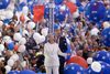Anden gang blev lykkens gang for Clinton, der torsdag aften amerikansk tid officielt har takket ja til at blive Demokraternes præsidentkandidat på partiets konvent i Philadelphia i USA.Foto: John Locher/AP.