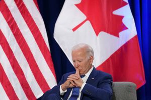 Stigende oliepriser får nu USA’s præsident, Joe Biden, til at overveje et besøg i Saudi-Arabien, hvis leder han massivt har kritiseret.